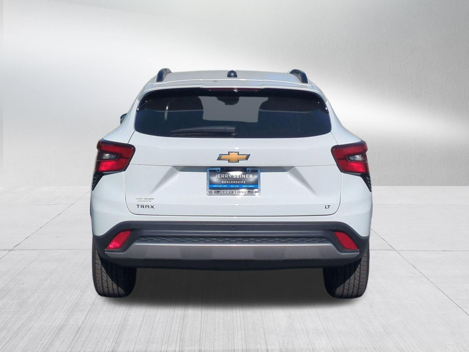 Used 2024 Chevrolet Trax LT w/ Driver Confidence Package FWD image 4