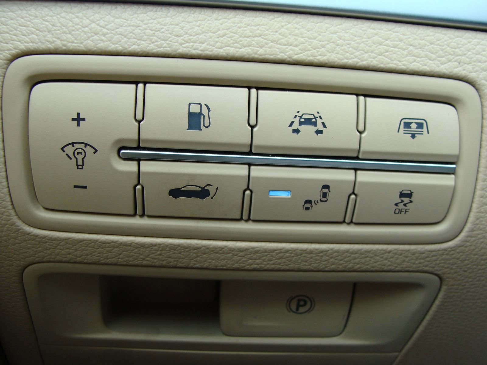 Used 2017 Genesis G80 3.8 w/ Option Group 03 image 23