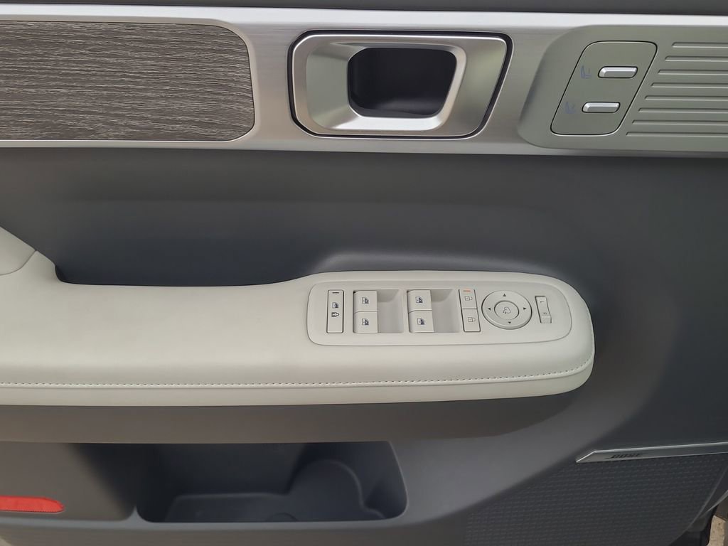 Used 2025 Hyundai Santa Fe Calligraphy image 12