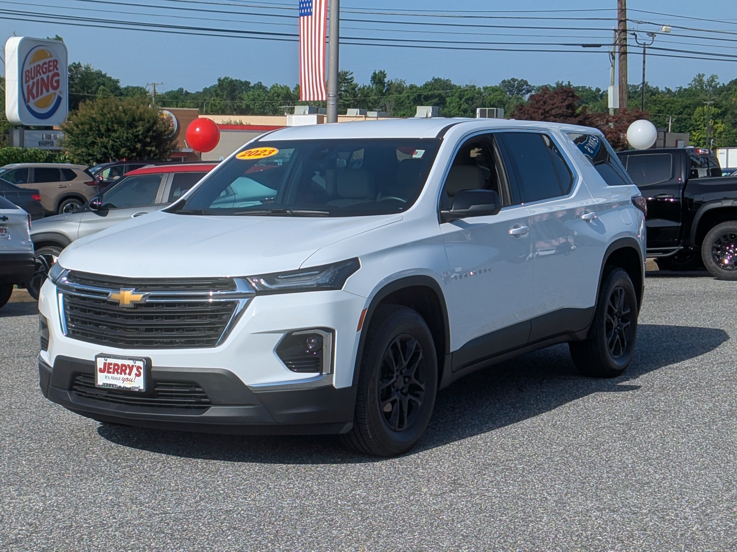Used 2023 Chevrolet Traverse LS w/ LPO, Cargo Package AWD/4WD image 4