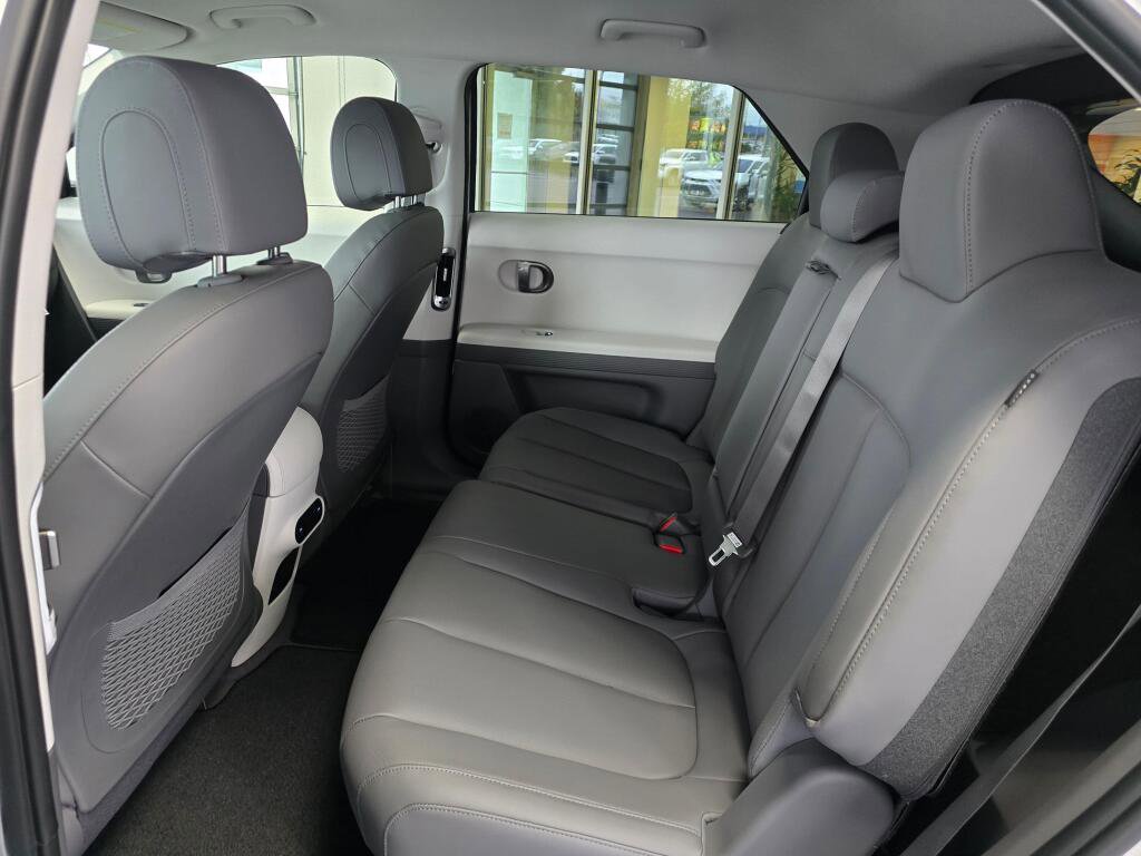 New 2026 Hyundai Ioniq 5 SEL image 32