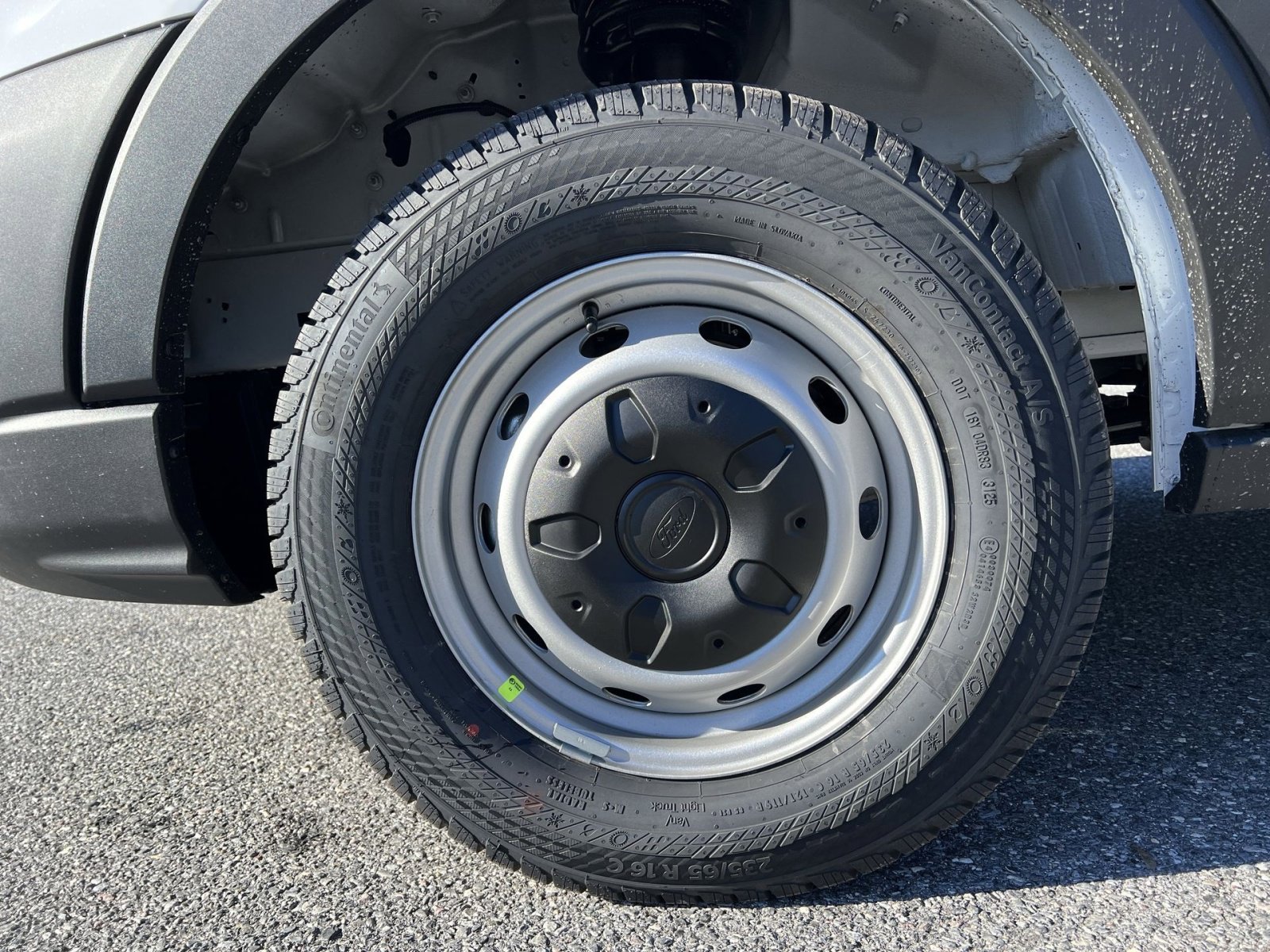 New 2026 Ford Transit 250 148 Medium Roof image 12