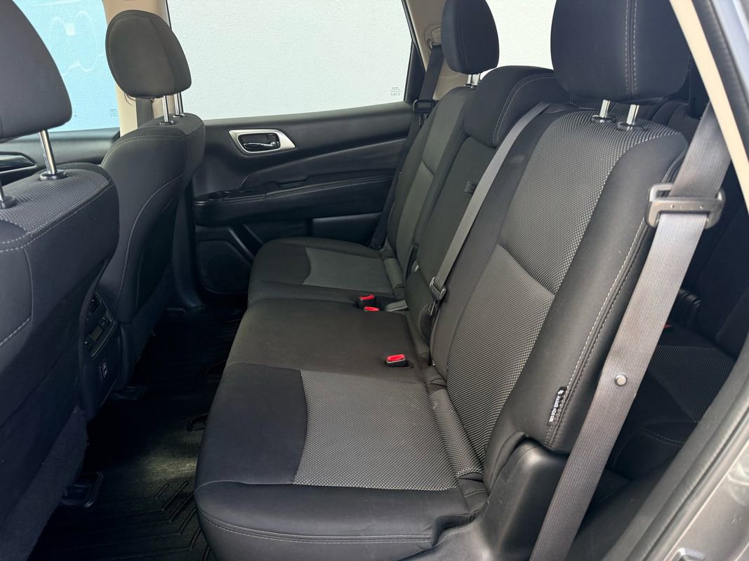 Used 2018 Nissan Pathfinder S image 12