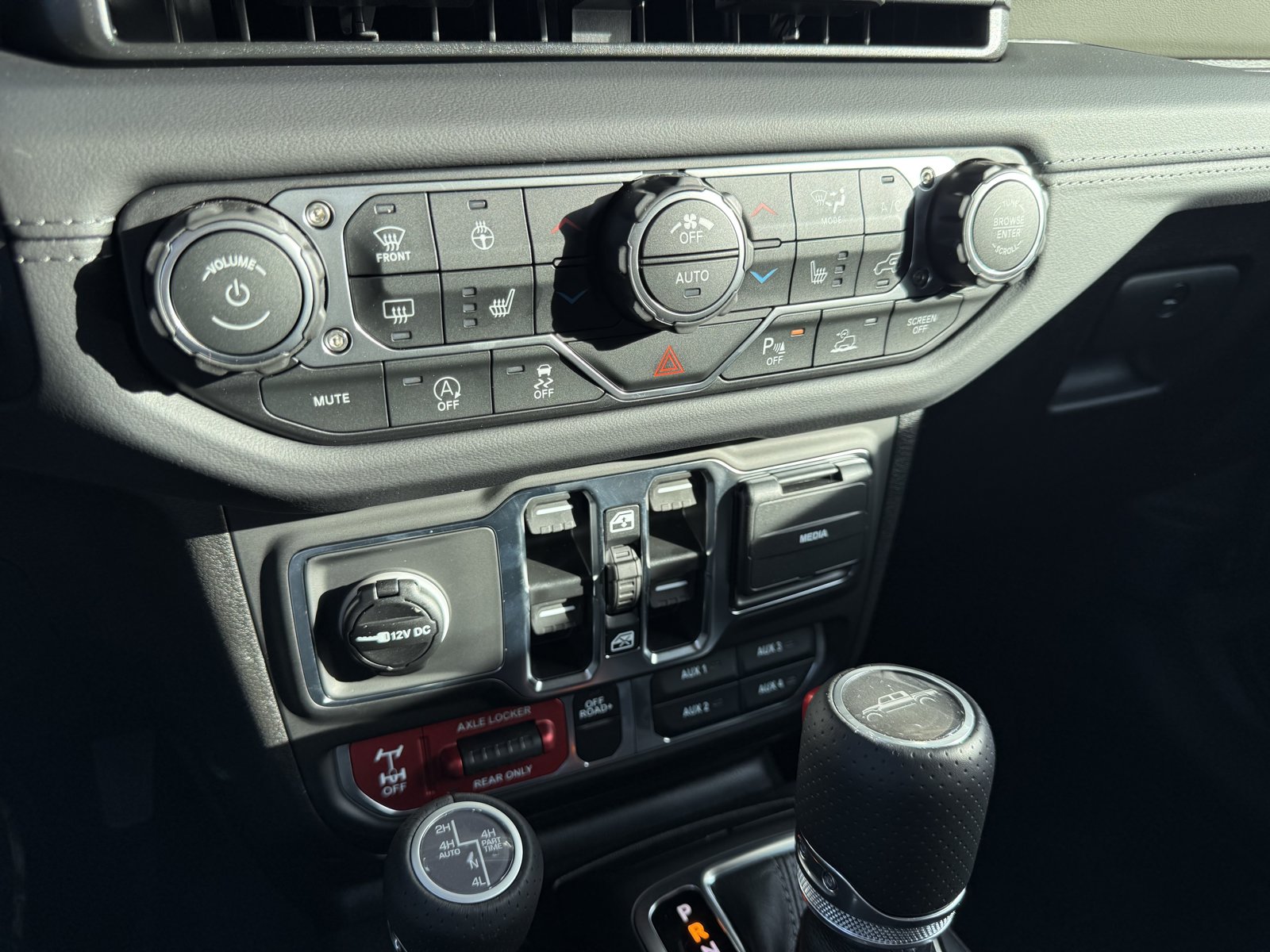 New 2027 Jeep Gladiator Mojave AWD/4WD image 25