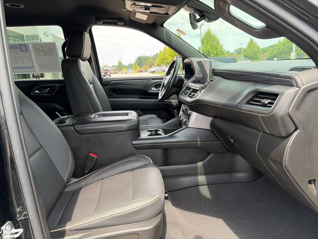 Used 2022 GMC Yukon SLT w/ SLT Luxury Package AWD/4WD image 11