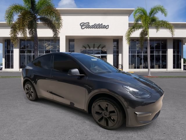 Used 2024 Tesla Model Y Long Range AWD/4WD image 2