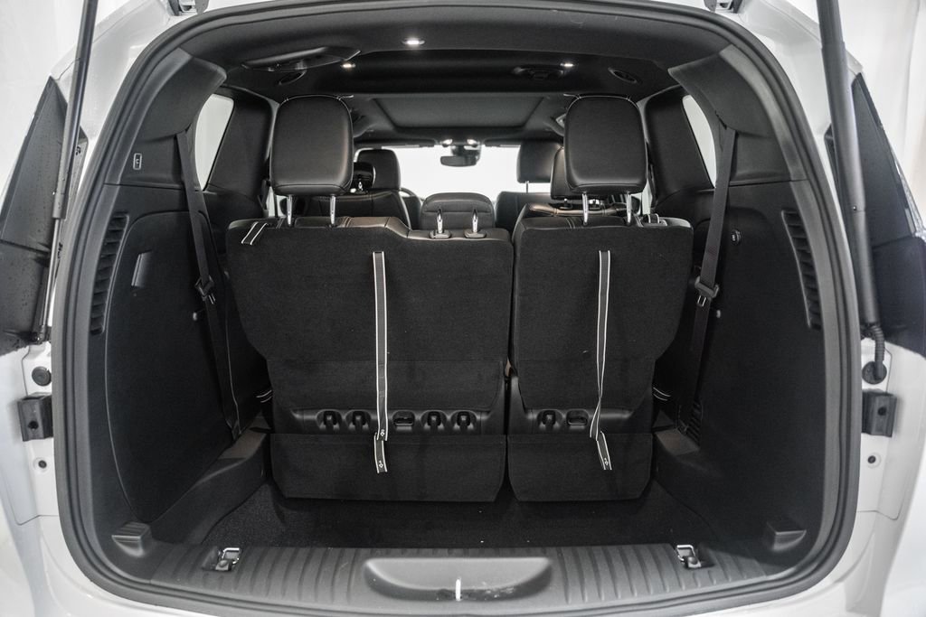New 2026 Chrysler Pacifica Select image 8