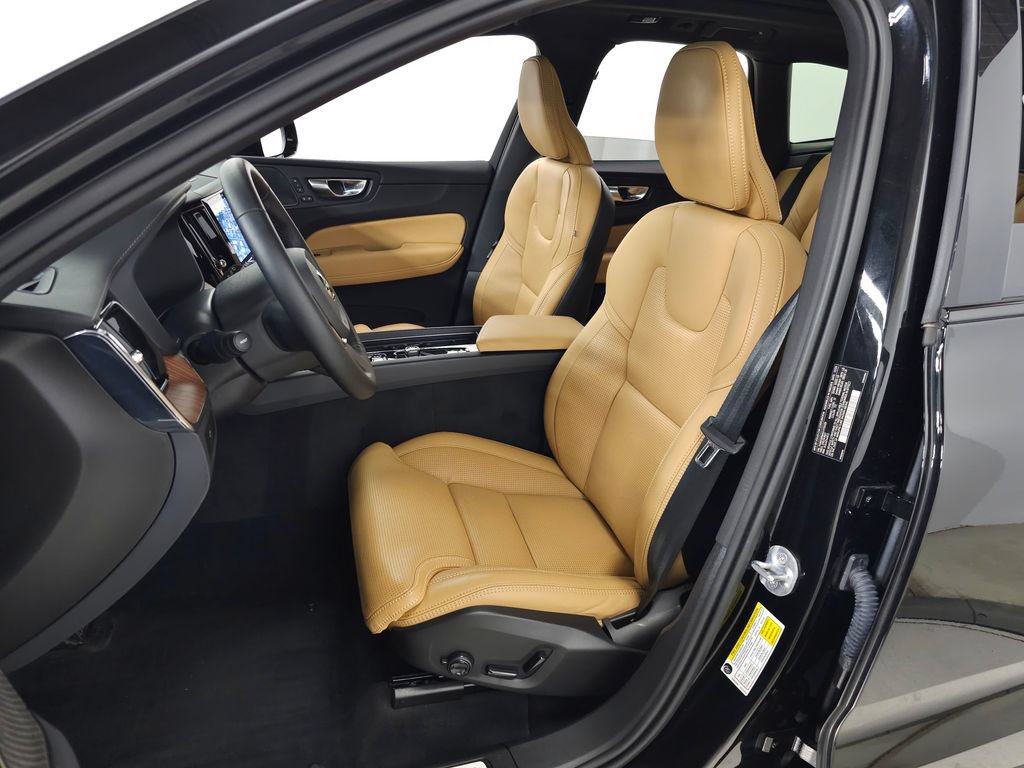 Used 2025 Volvo XC60 B5 Ultra w/ Protection Package Premier AWD/4WD image 16