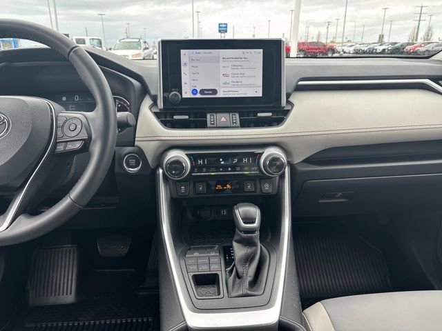 Used 2023 Toyota RAV4 XLE Premium image 17