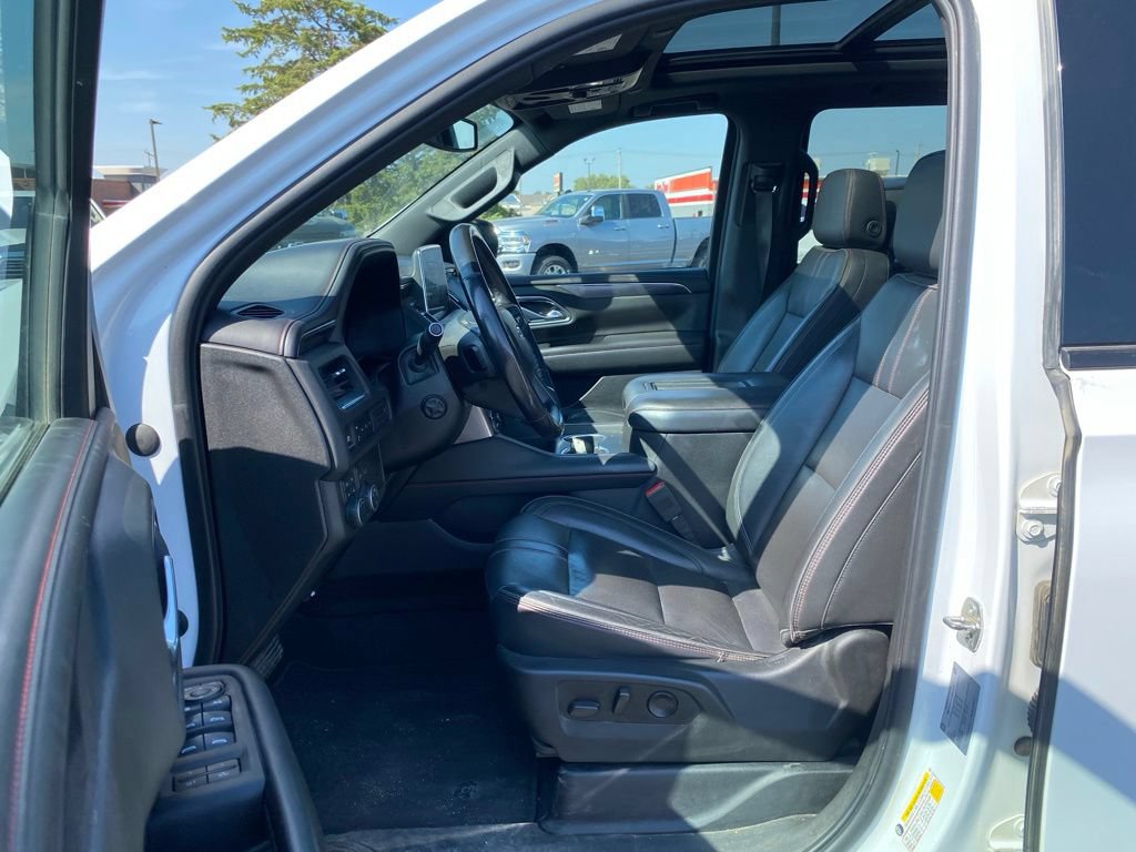 Used 2021 Chevrolet Suburban RST w/ Luxury Package AWD/4WD image 9