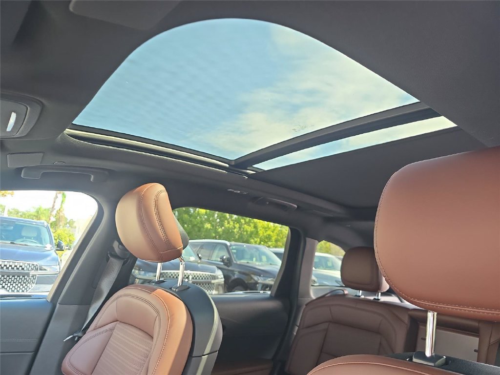 New 2026 Lincoln Nautilus Reserve AWD/4WD image 18