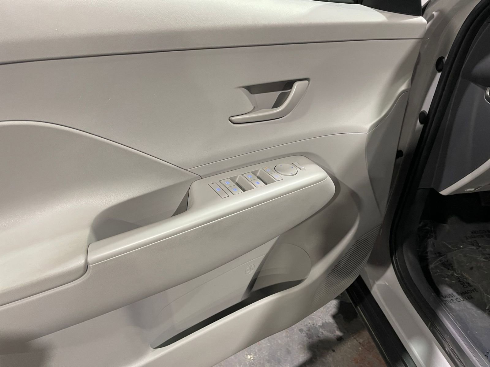 Used 2025 Hyundai Kona SEL image 18