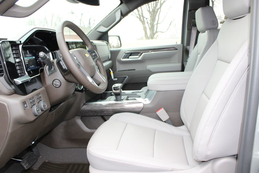 New 2026 Chevrolet Silverado 1500 LTZ w/ Z71 Off-Road Package image 17