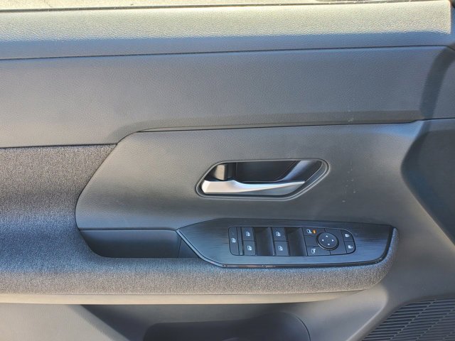 New 2025 Nissan Kicks SV image 9