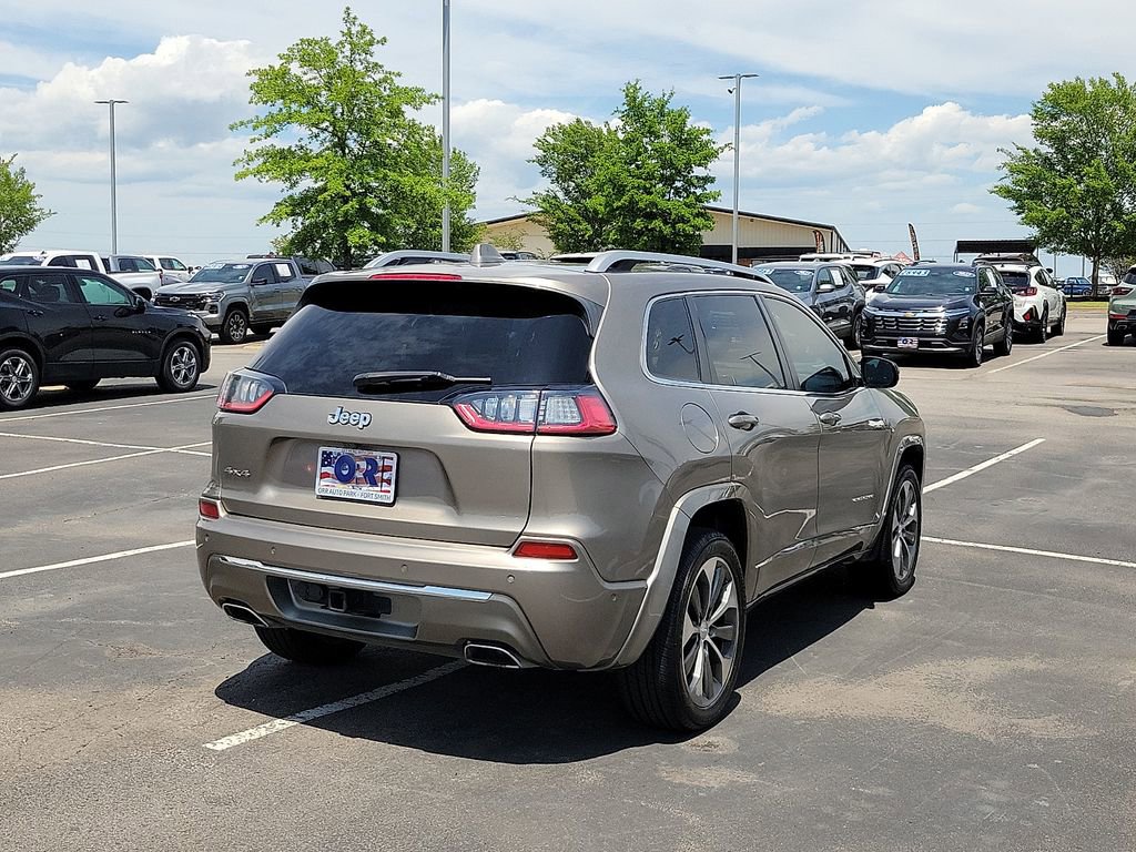 Used 2019 Jeep Cherokee Overland w/ Technology Group AWD/4WD image 5