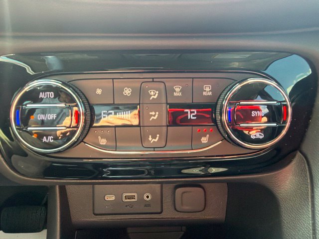 Used 2022 Buick Encore GX Select FWD image 40