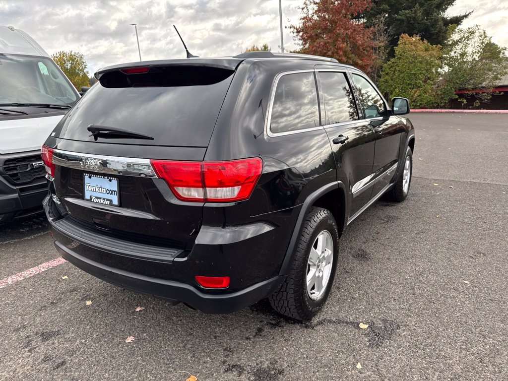 Used 2013 Jeep Grand Cherokee Laredo w/ Laredo E Group AWD/4WD image 8