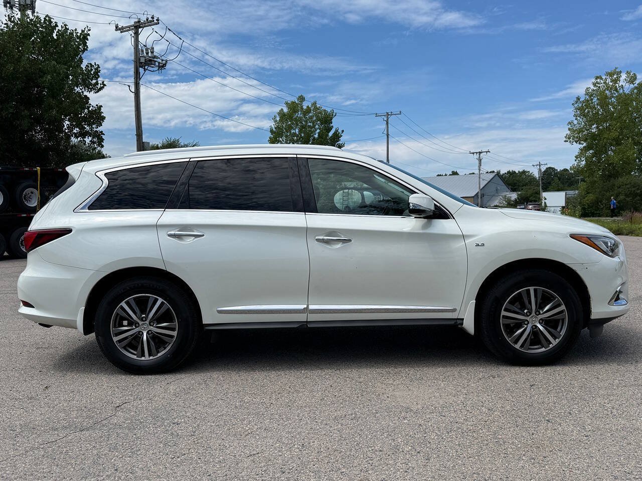 Used 2019 INFINITI QX60 Luxe w/ Essential Package AWD/4WD image 6