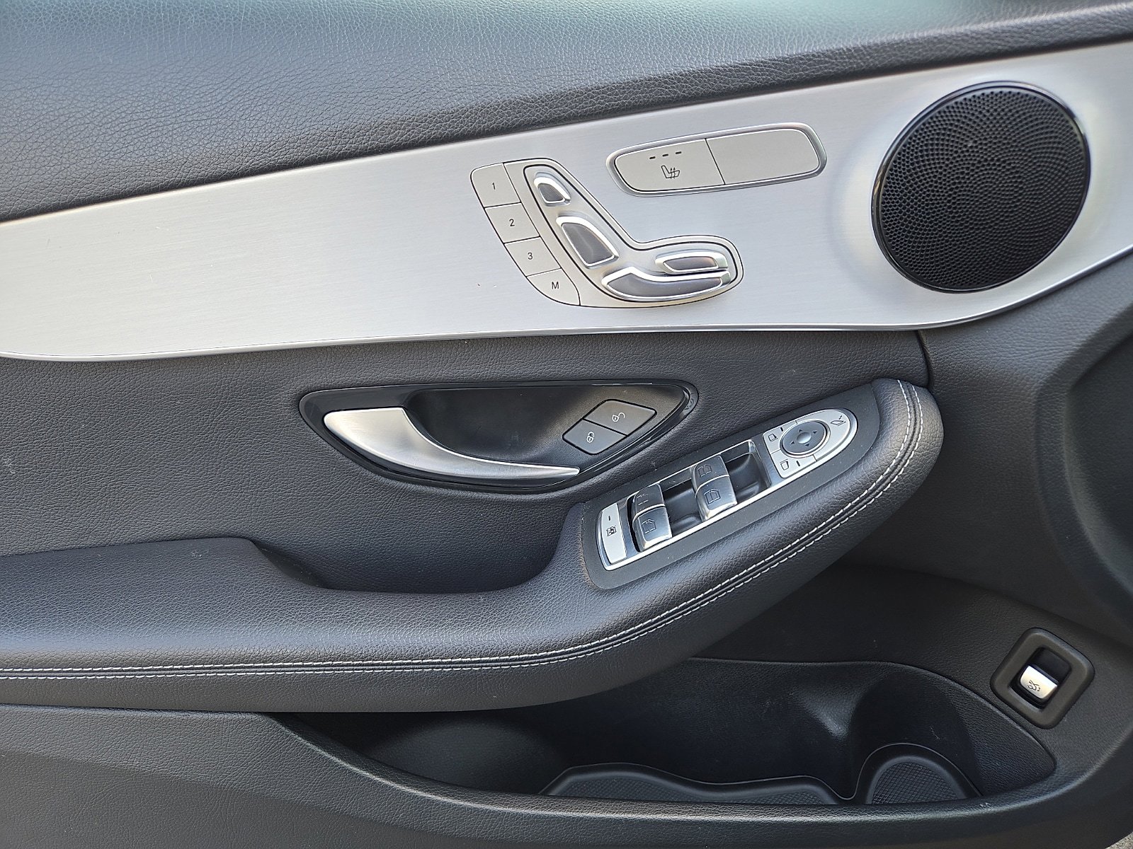 Used 2021 Mercedes-Benz C 300 4MATIC Sedan image 12