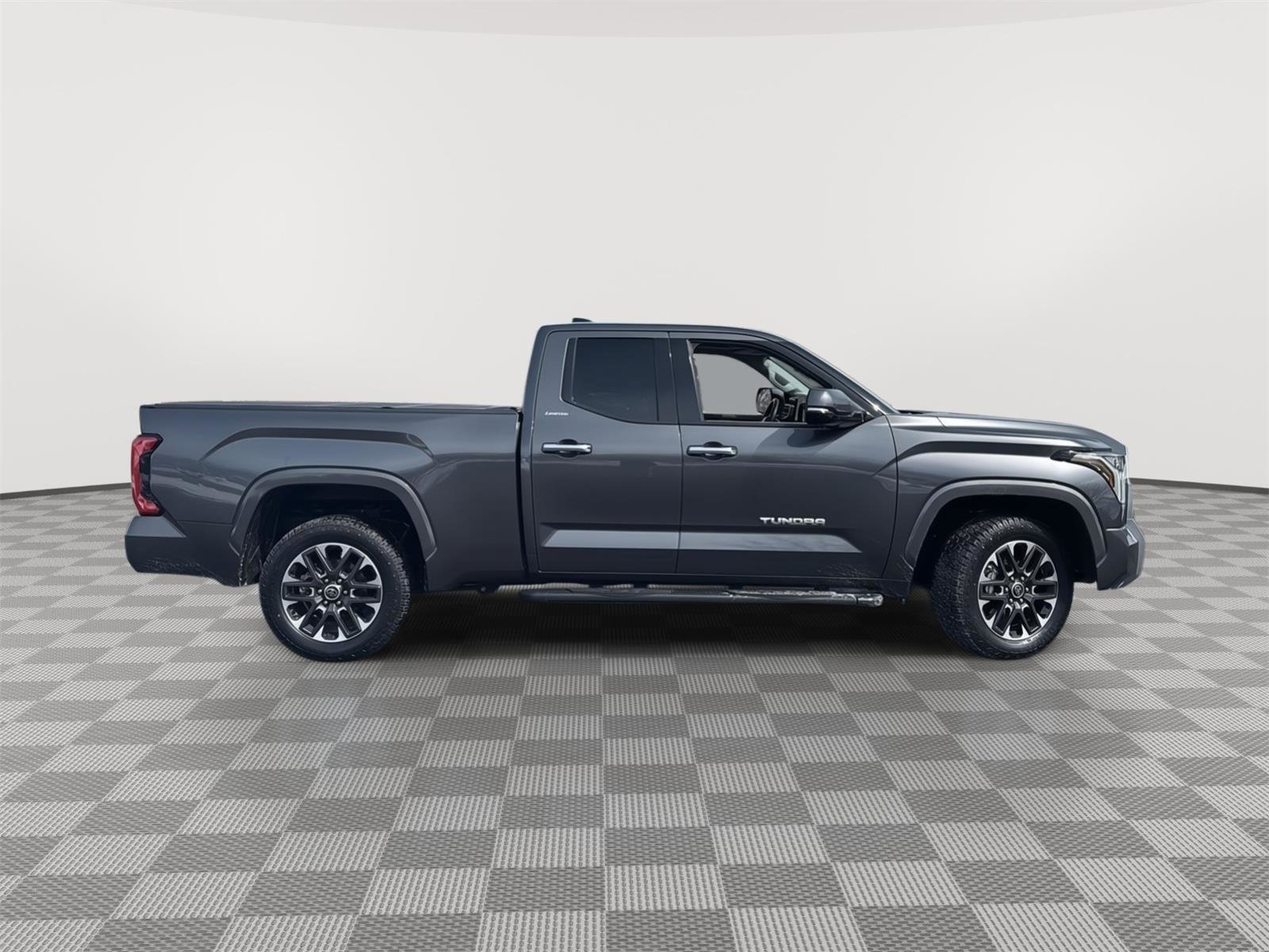 Used 2022 Toyota Tundra Limited AWD/4WD image 9