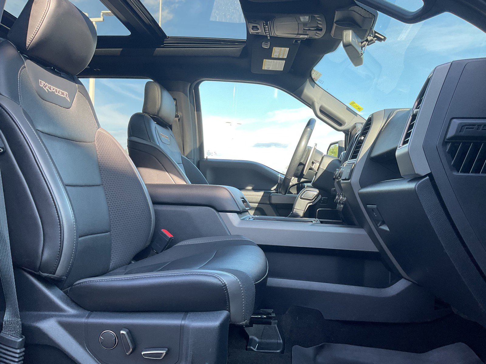 Used 2020 Ford F150 Raptor w/ Equipment Group 802A Luxury image 17