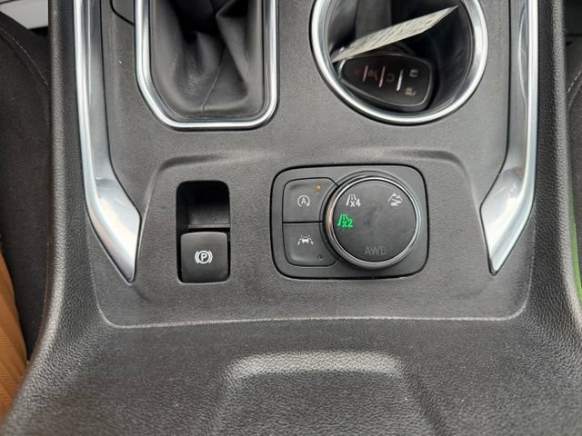 Used 2023 Chevrolet Traverse LT w/ Midnight/Sport Edition AWD/4WD image 34