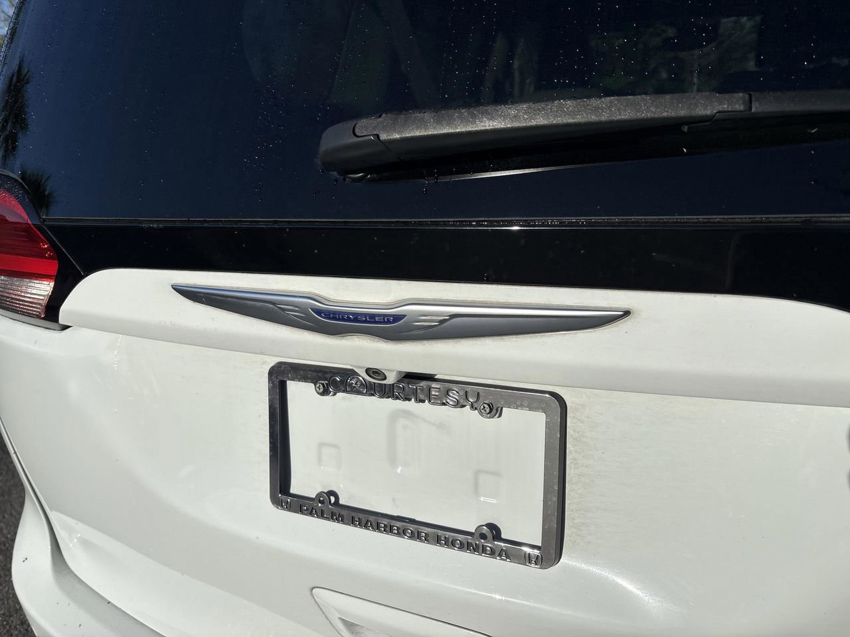 Used 2020 Chrysler Pacifica Touring-L Plus w/ Tire & Wheel Group image 22