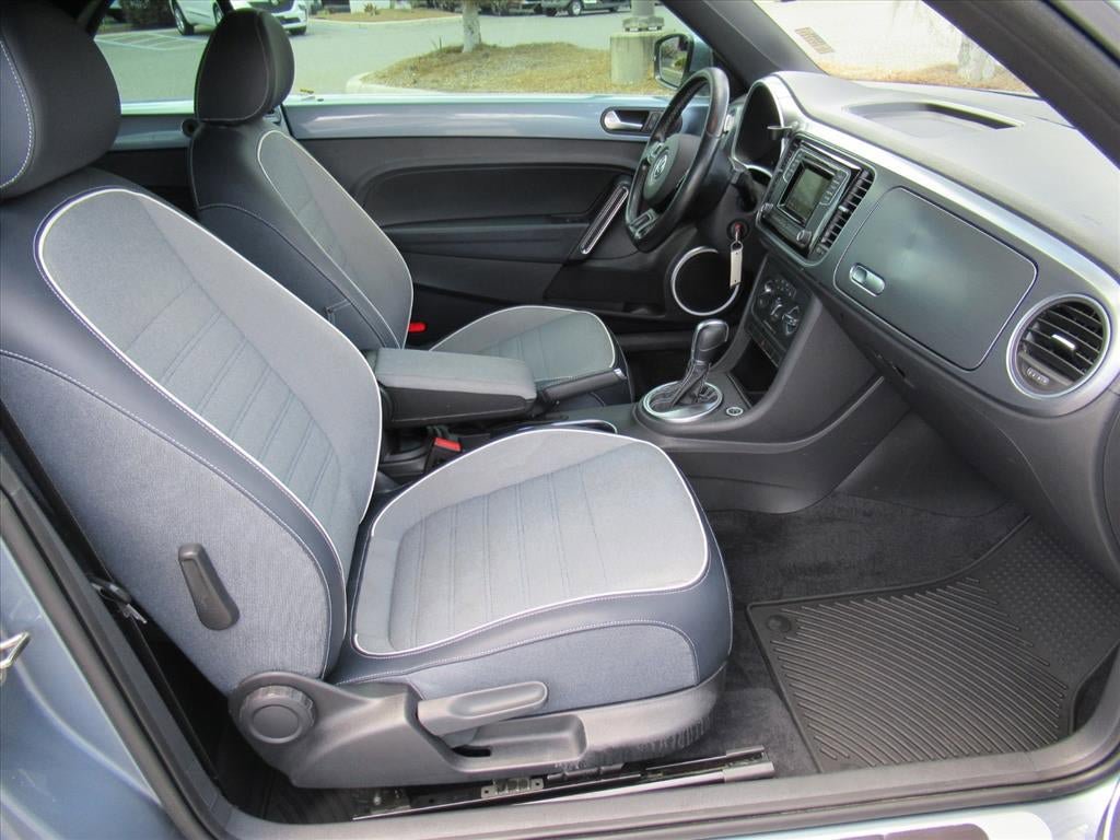 Used 2016 Volkswagen Beetle 1.8T Denim FWD image 10