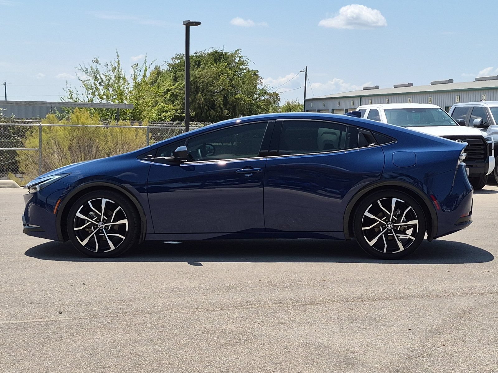 Certified 2025 Toyota Prius Plug-In Hybrid FWD image 2