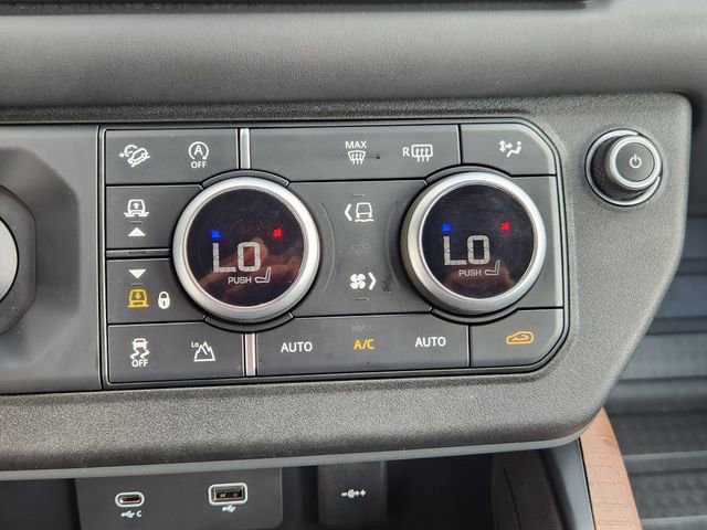 Used 2023 Land Rover Defender 90 X image 18