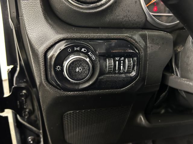 Used 2022 Jeep Wrangler Unlimited Sahara image 20