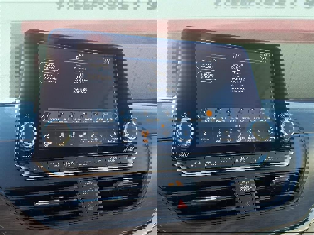 Used 2024 Nissan Altima 2.5 SV image 16