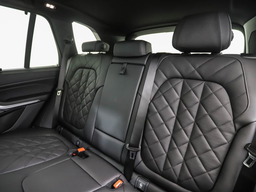 Used 2026 BMW X5 xDrive40i image 21