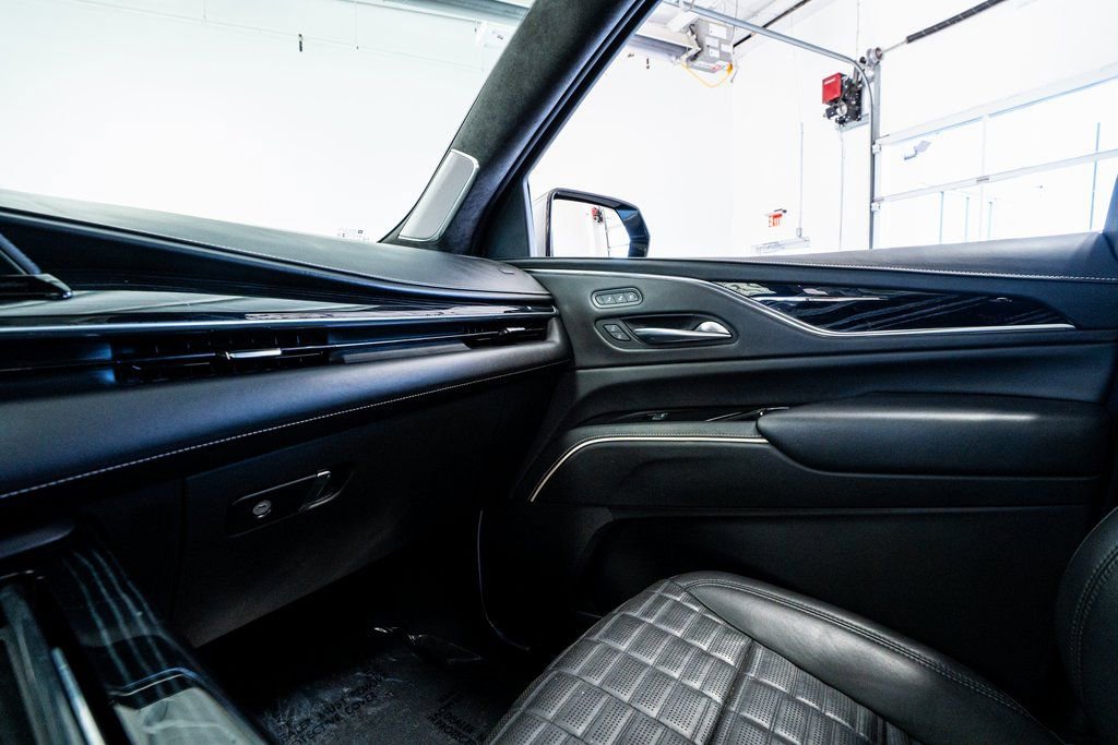 Used 2023 Cadillac Escalade ESV V image 52