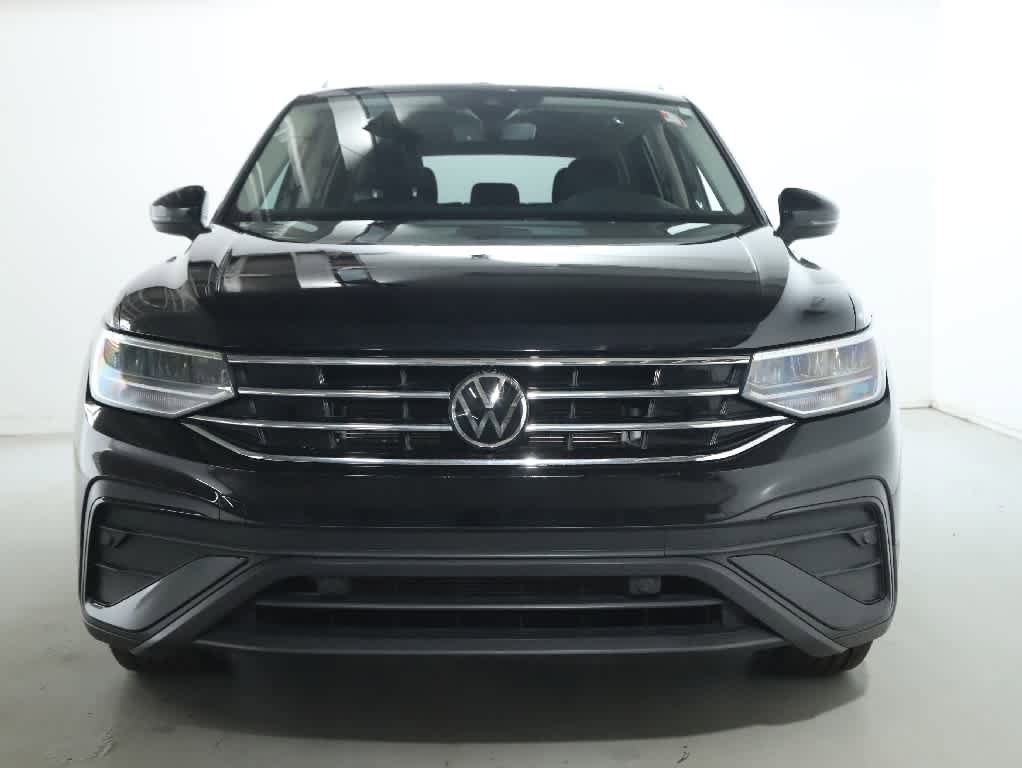 Certified 2022 Volkswagen Tiguan SE w/ Panoramic Sunroof Package image 5