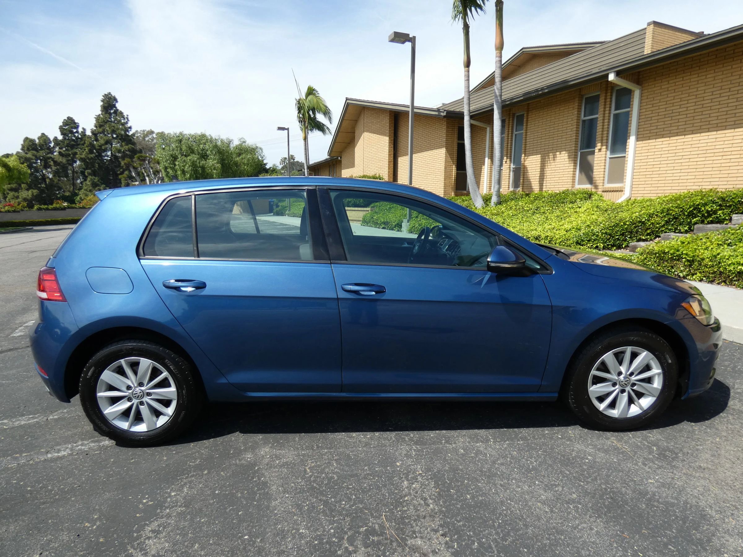 Used 2018 Volkswagen Golf S image 6