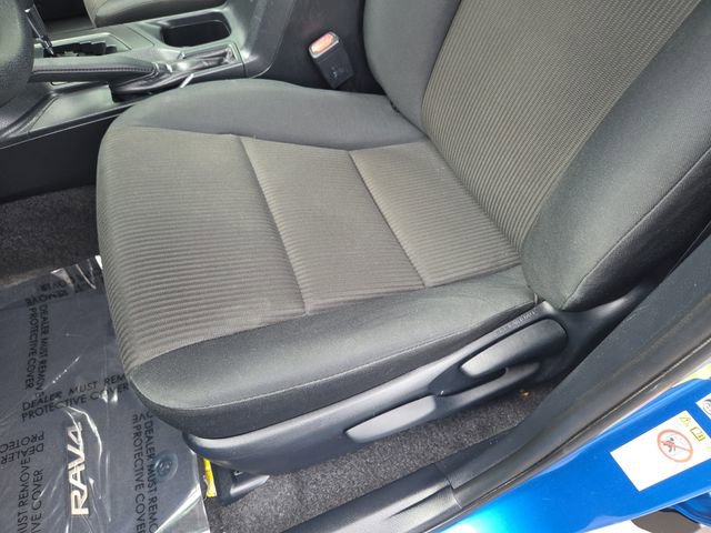 Used 2018 Toyota RAV4 LE image 25