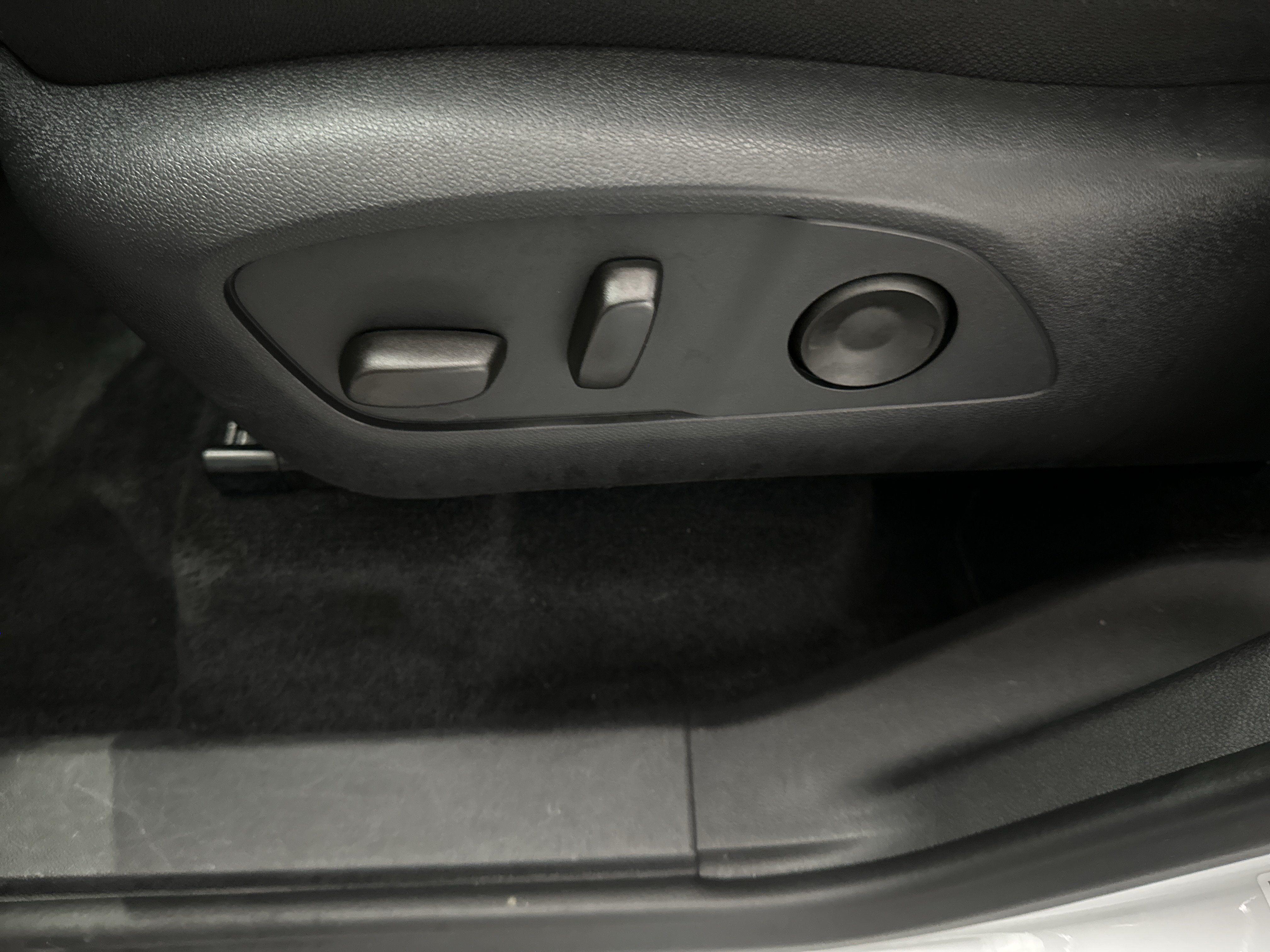 Used 2025 GMC Acadia Elevation FWD image 20