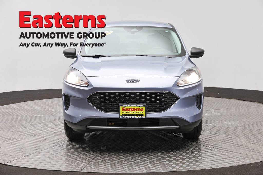 Used 2022 Ford Escape SE w/ Convenience Package FWD image 2