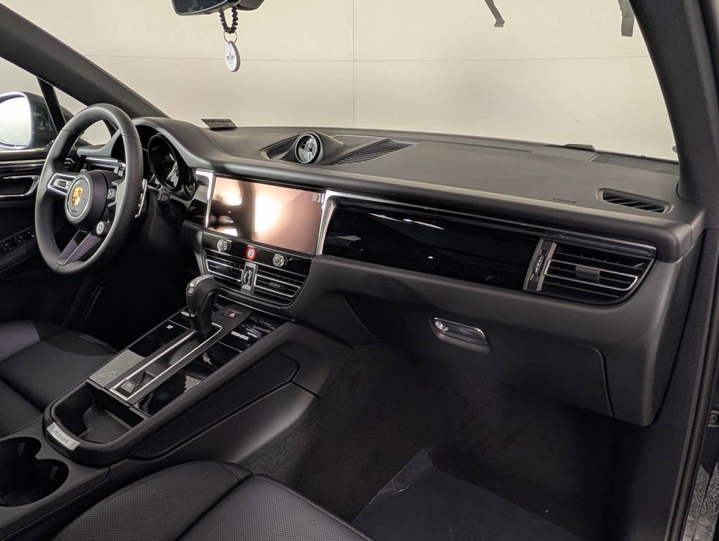 New 2026 Porsche Macan image 20