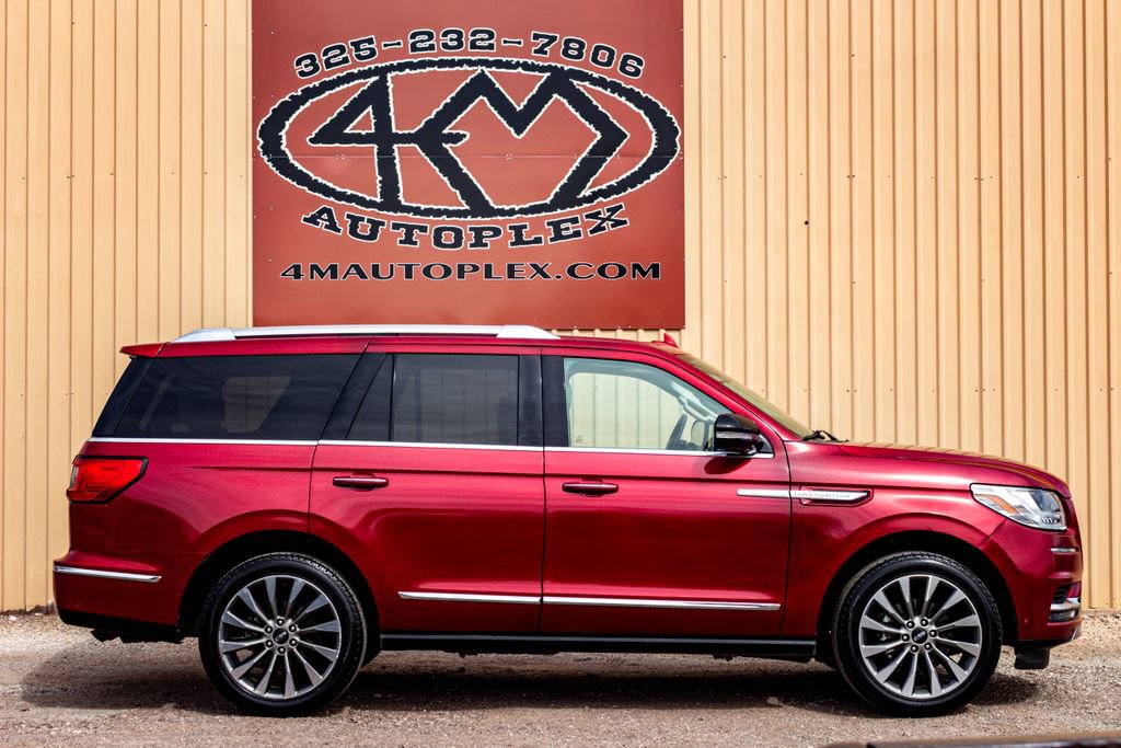 Used 2020 Lincoln Navigator Reserve image 2
