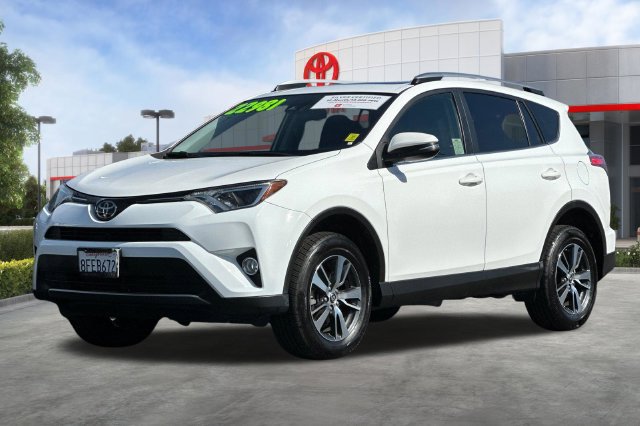 Certified 2018 Toyota RAV4 XLE FWD image 10