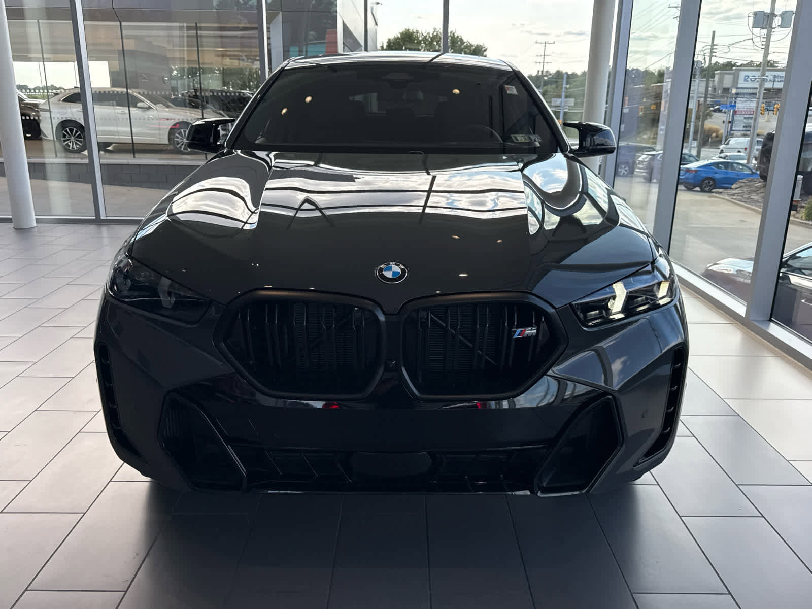 New 2026 BMW X6 M60i w/ Executive Package image 2