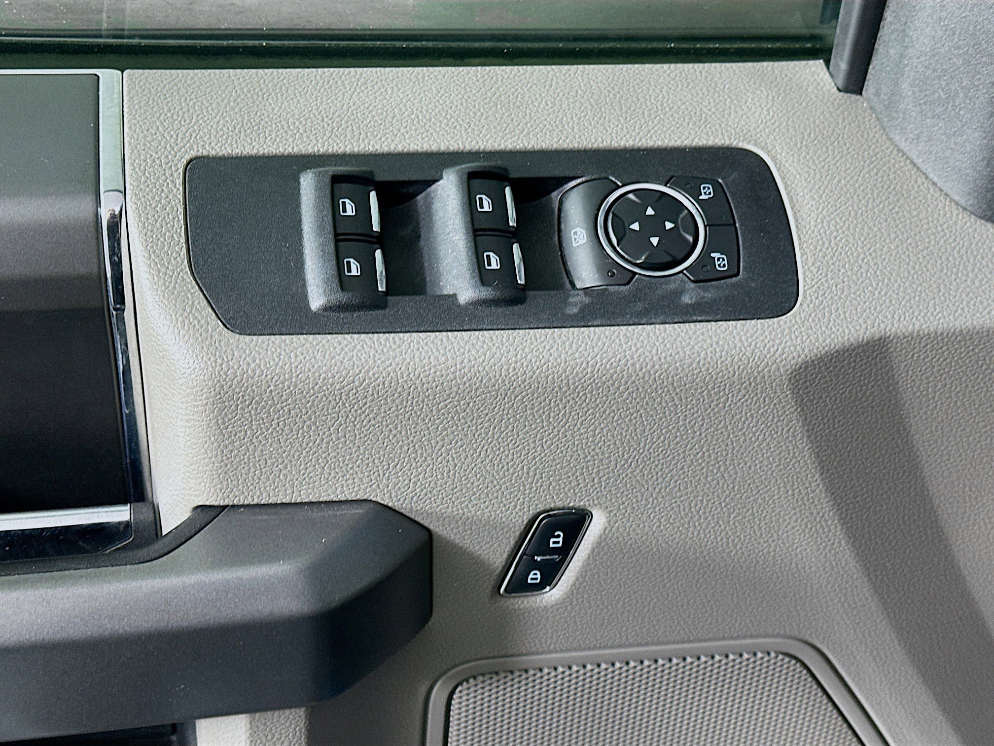 Used 2015 Ford F150 XLT w/ Equipment Group 302A Luxury image 15