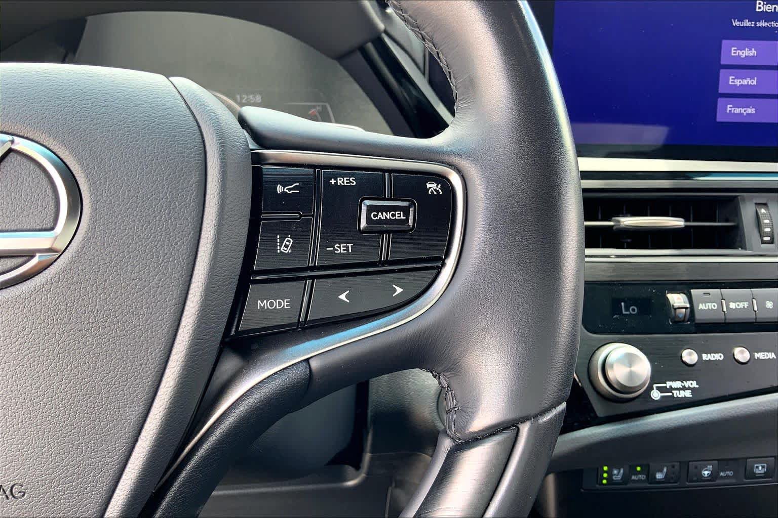 Used 2025 Lexus ES 350 Ultra Luxury FWD image 24