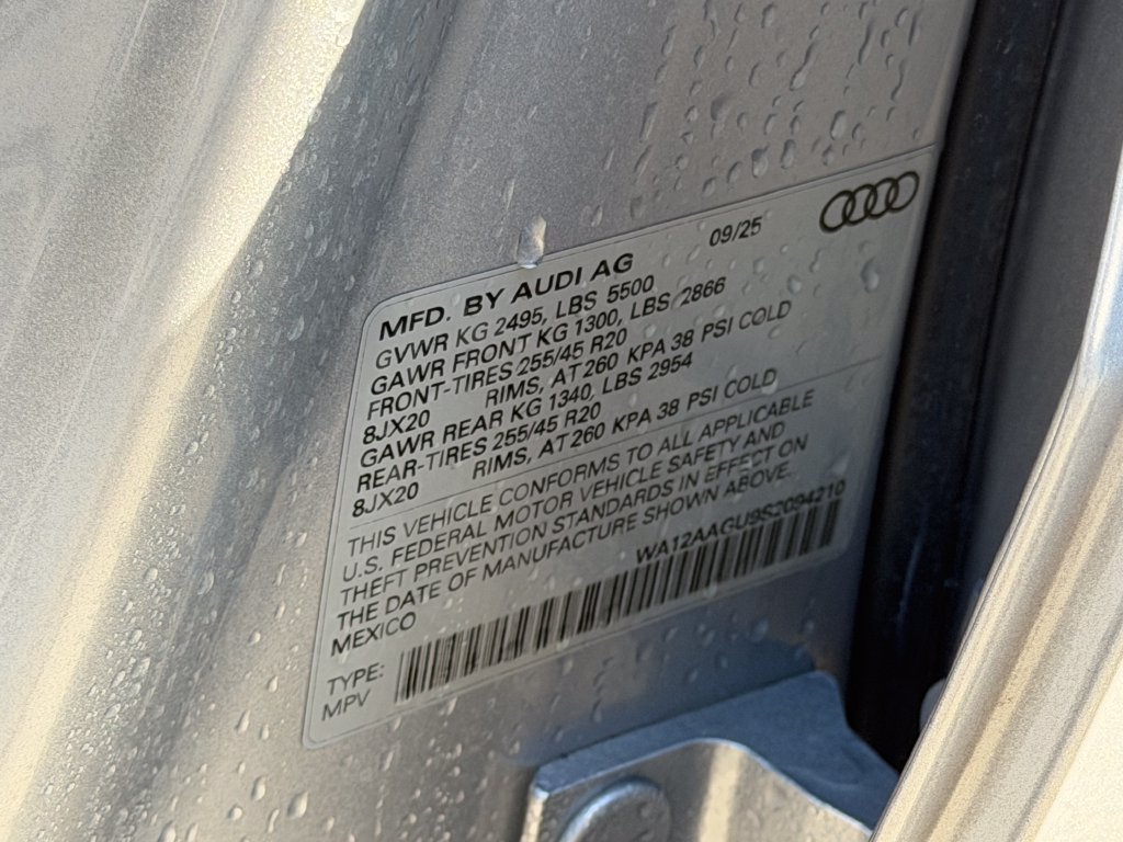 Used 2025 Audi Q5 Premium Plus w/ Premium Plus AWD/4WD image 28