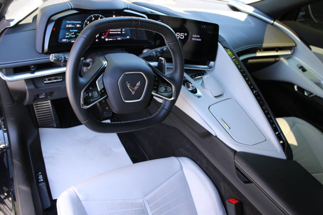 Used 2024 Chevrolet Corvette Stingray 2LT w/ Z51 Performance Package image 9