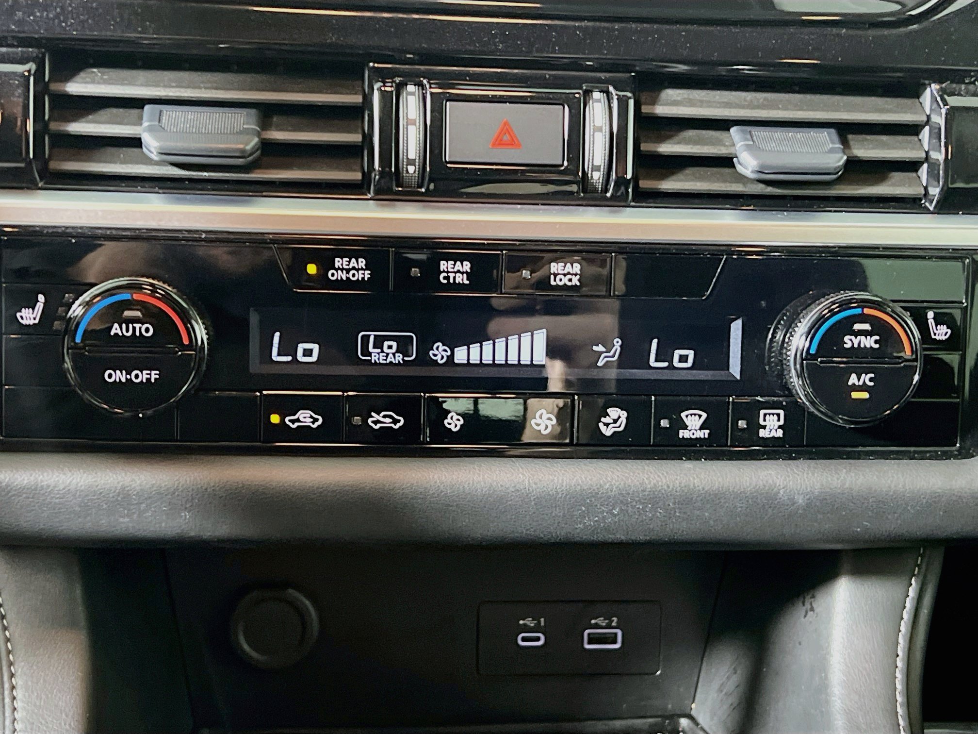 Used 2025 Nissan Pathfinder SV FWD image 26