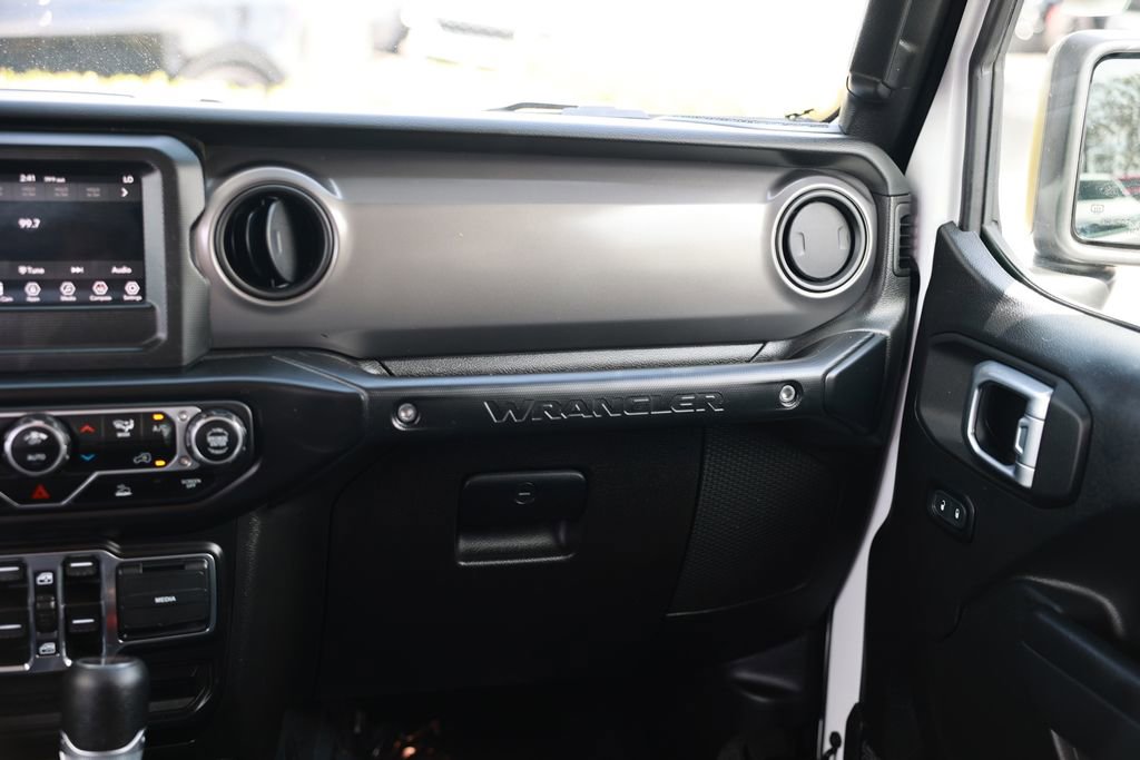 Used 2023 Jeep Wrangler Unlimited AWD/4WD image 29