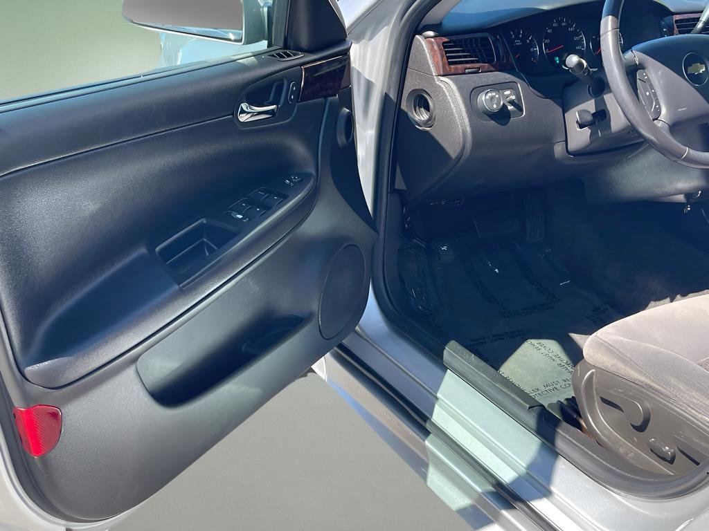 Used 2012 Chevrolet Impala LT image 10
